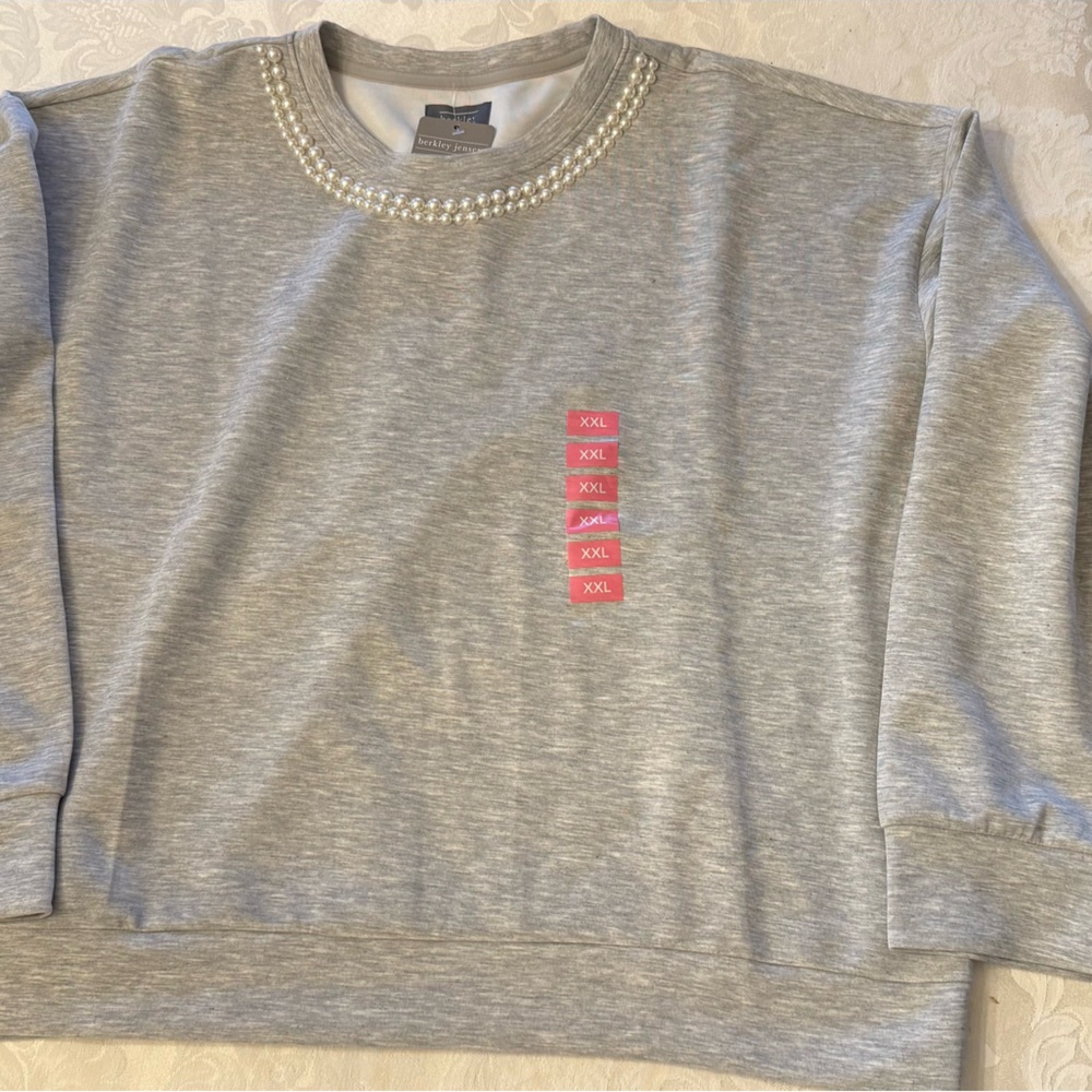 Women’s sweatshirt grey with Pearl Embellished women’s XXL NWT by BERKLEY JENSEN